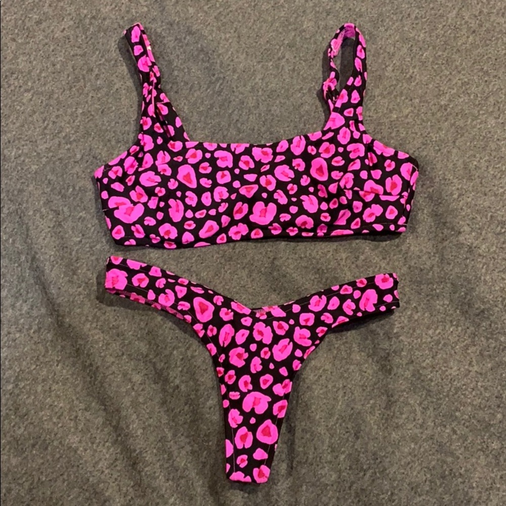 Victoria’s Secret bikini